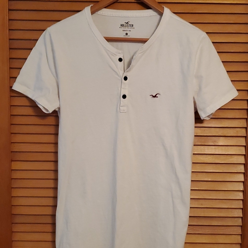 Hollister Tee